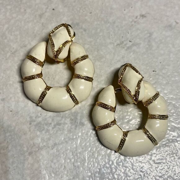 Vintage 1990s Door knocker Earrings - Picture 1 of 2